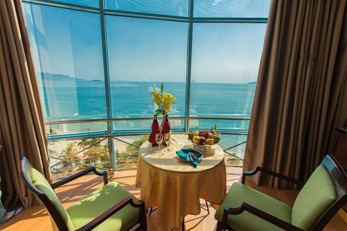 Yasaka Saigon Nha Trang Hotel & Spa Exterior photo