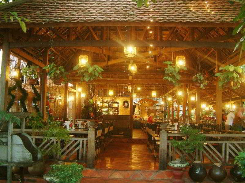 Yasaka Saigon Nha Trang Hotel & Spa Exterior photo