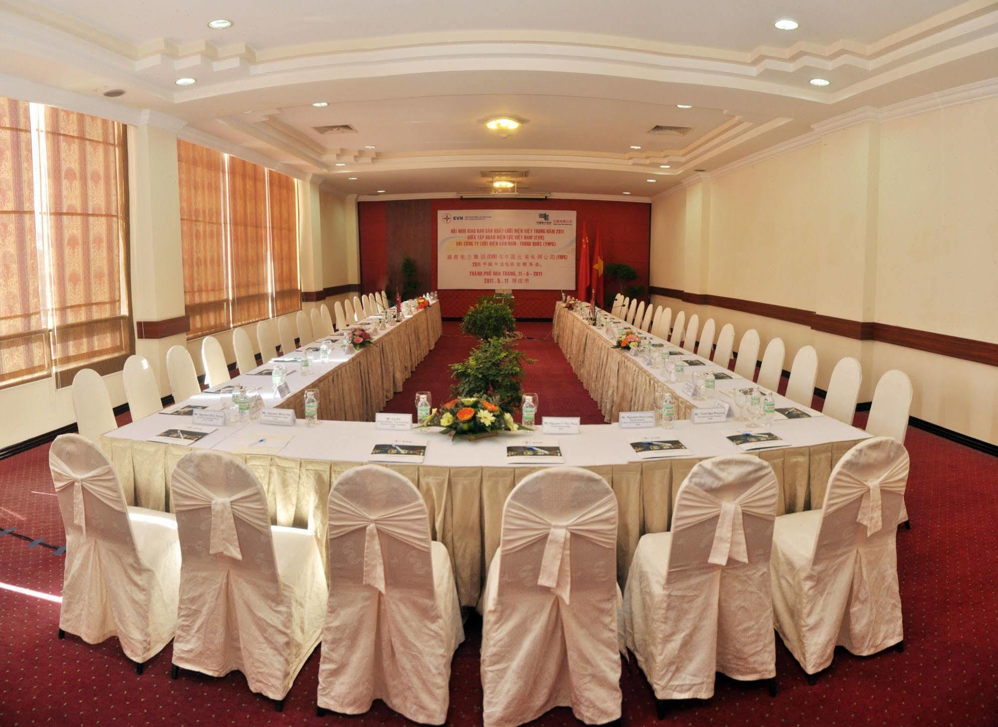Yasaka Saigon Nha Trang Hotel & Spa Exterior photo