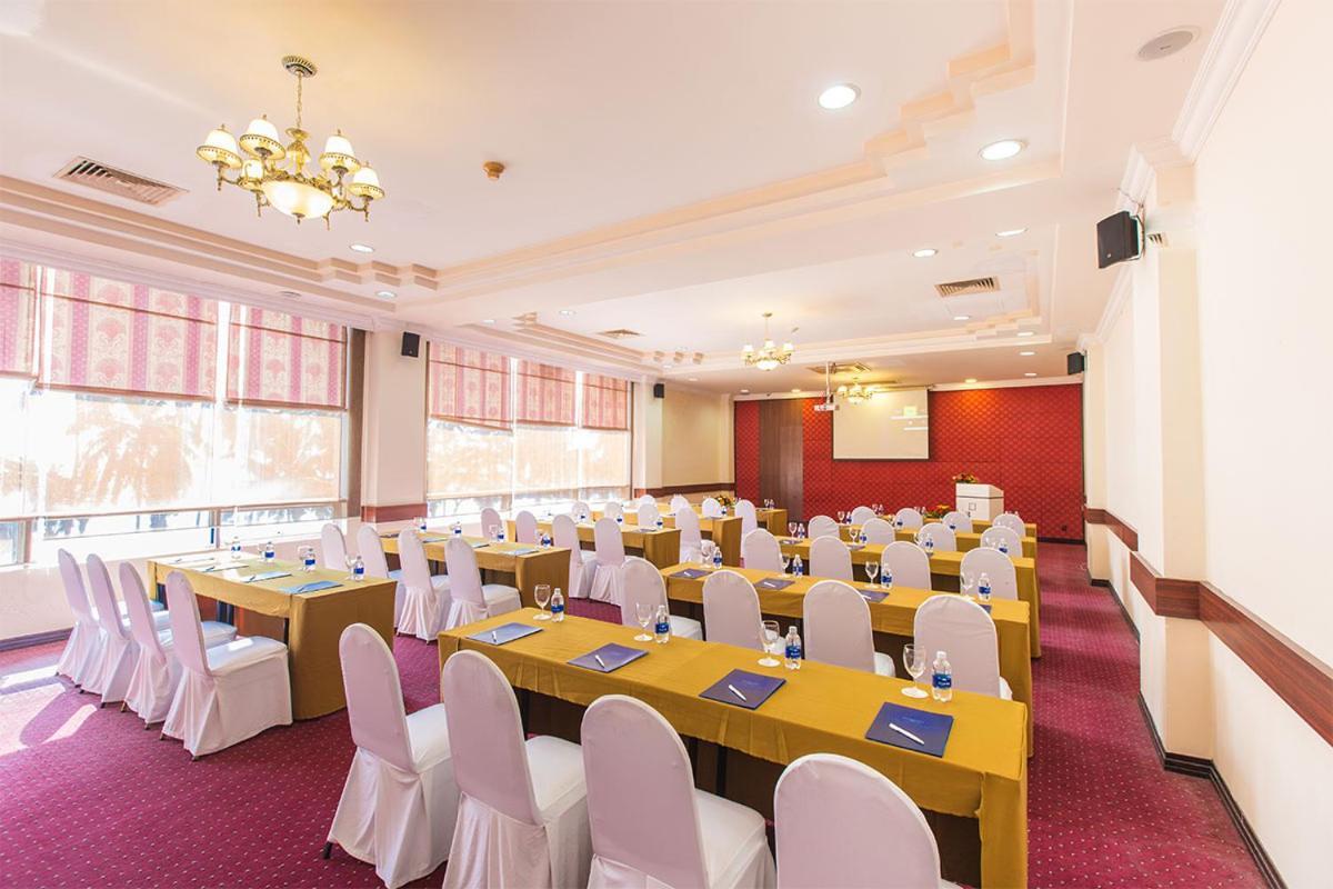 Yasaka Saigon Nha Trang Hotel & Spa Exterior photo